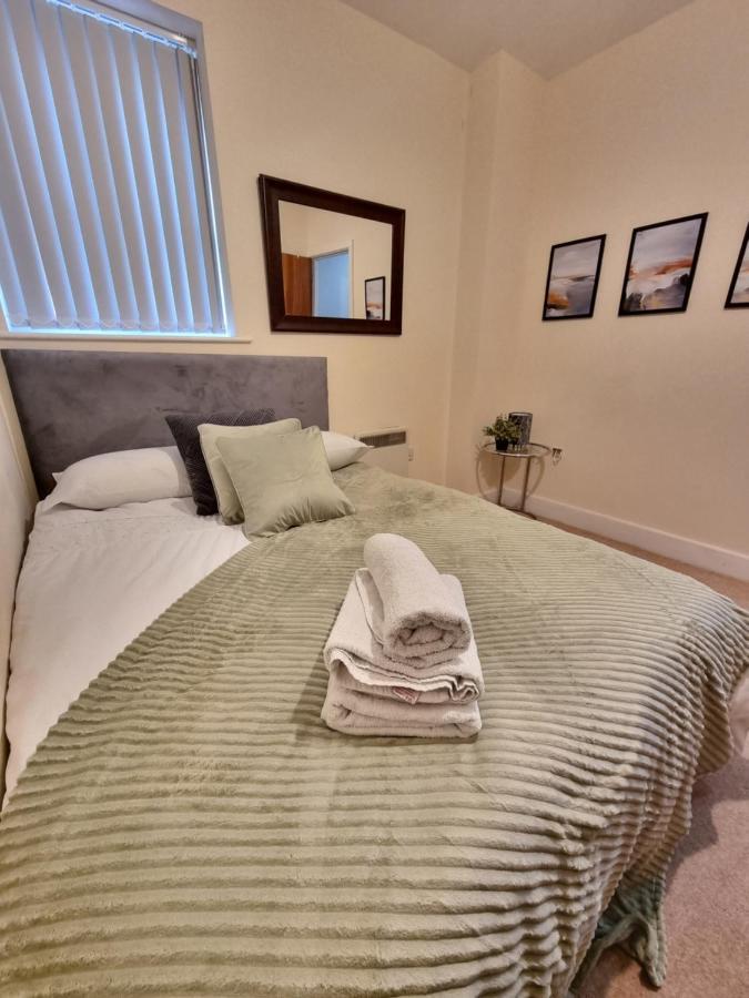 2 Bedroom - City Centre Location - Perfect For Family'S แบรดฟอร์ด ภายนอก รูปภาพ